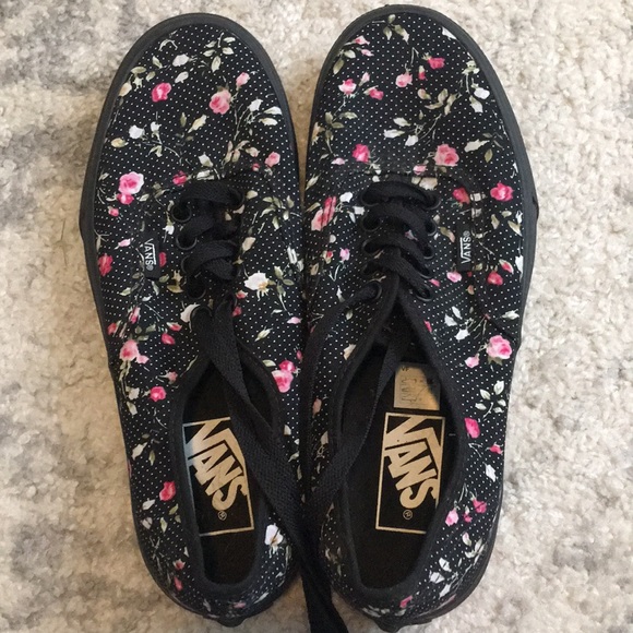 dot flower vans